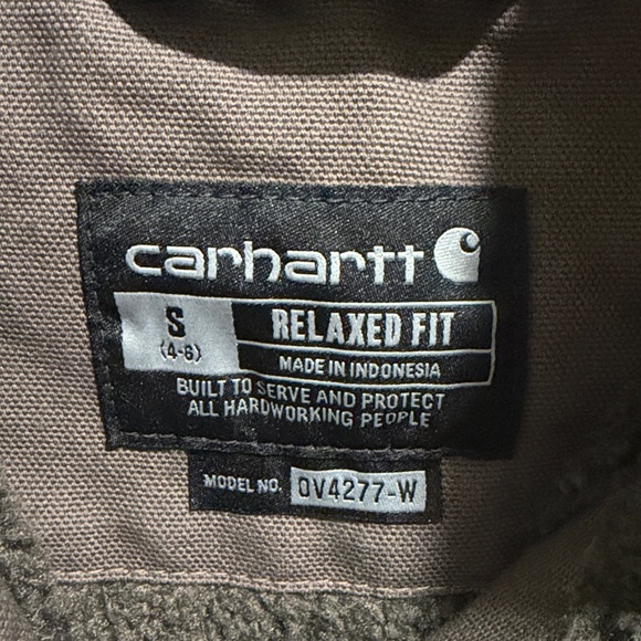 Women’s Carhartt Cotton Sherpa lined vest - Picture 2 of 5